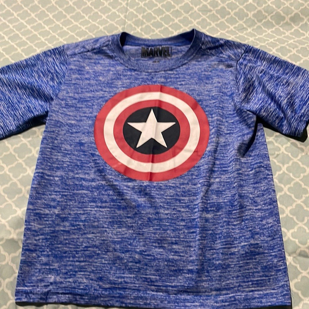 Boys medium marvel short sleeve (246)